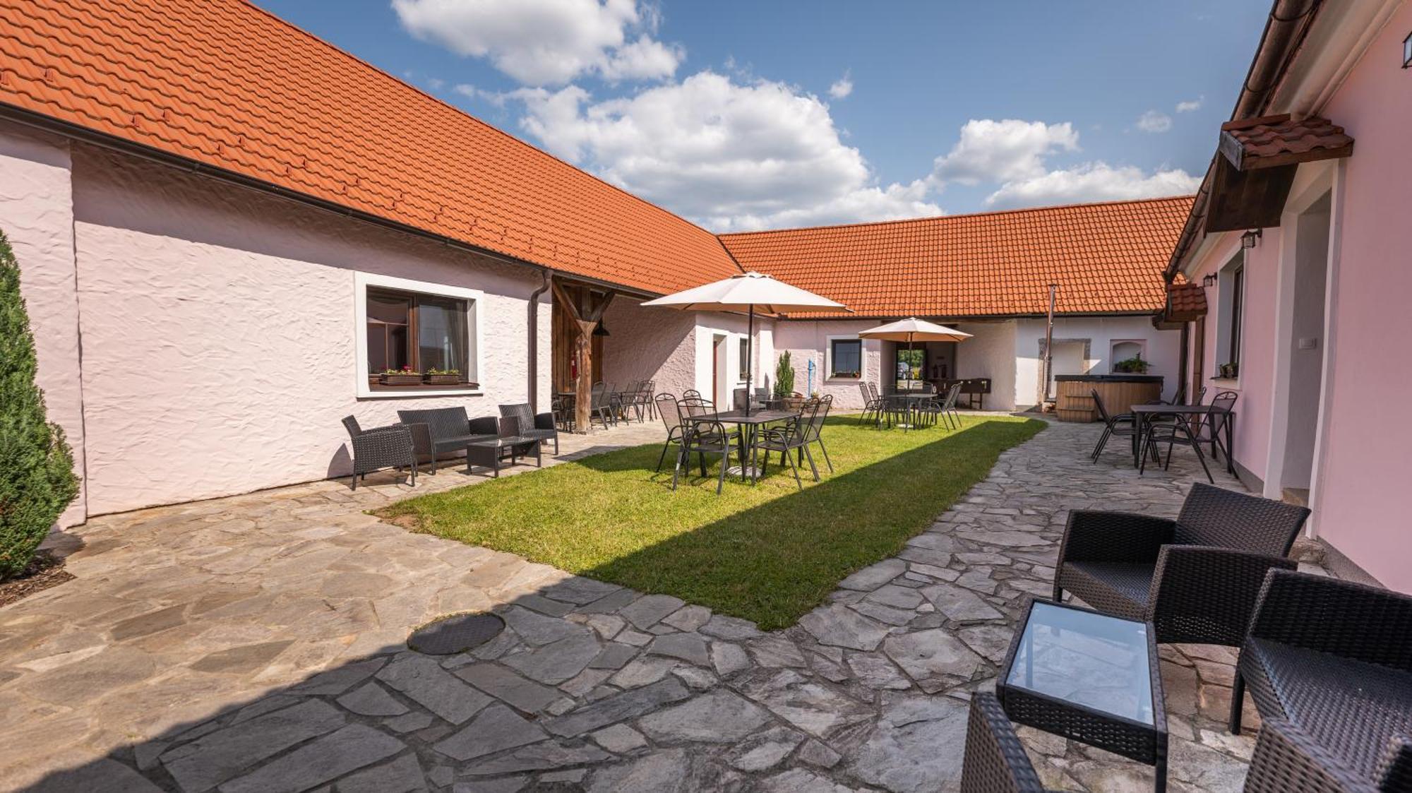 Apartment Skornickuv Statek Chlum u Trebone